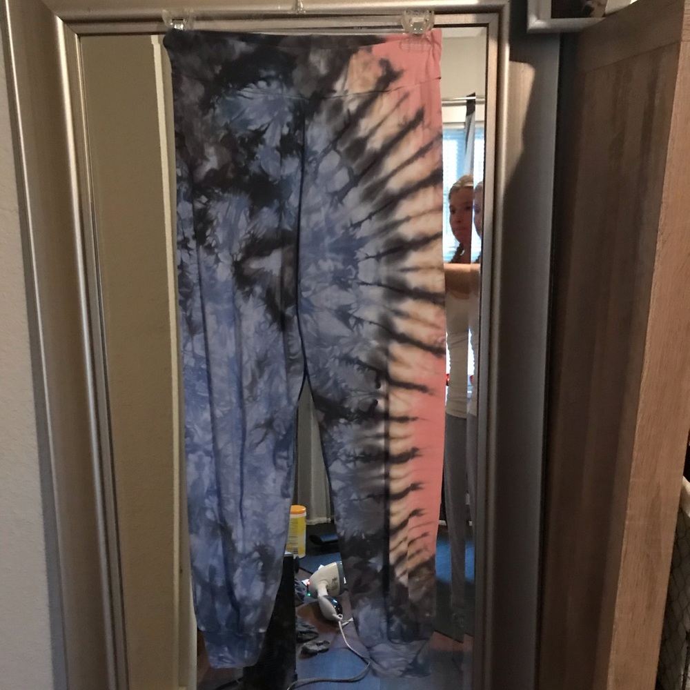 Brightly twisted jogger/lounger pants